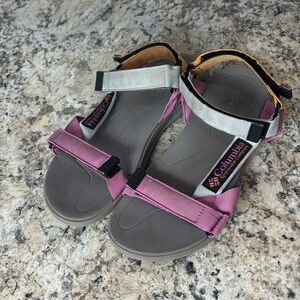 Columbia Strappy Velcro Sandals Womens Size 6